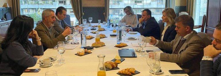 Los empresarios son esclavistas por goteo PPPSOE con sindicatos