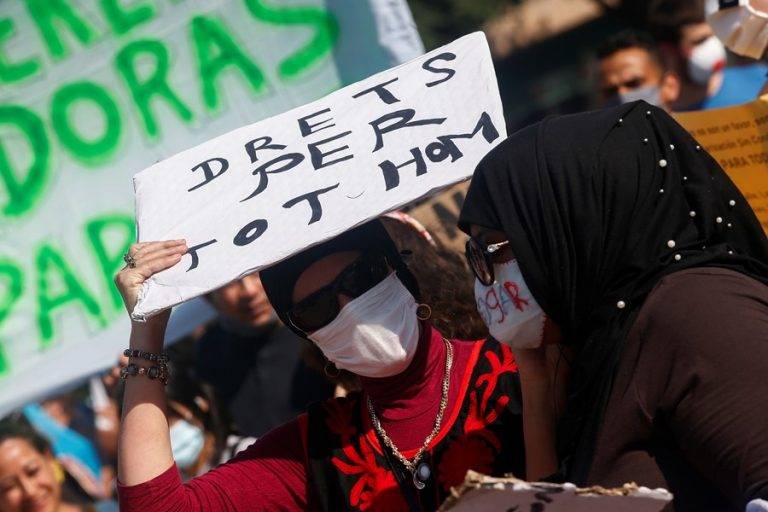 Sánchez cede al separatismo la gestión de inmigración y fronteras