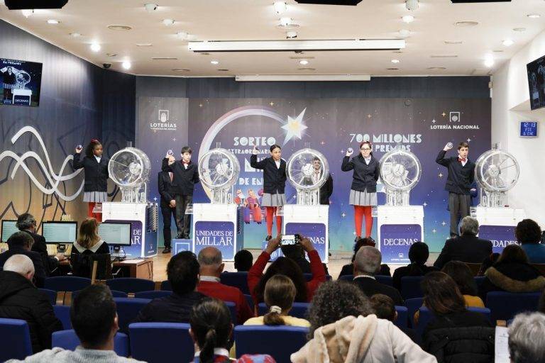 Primer premio de «El Niño» dotado con 200.000 € al décimo