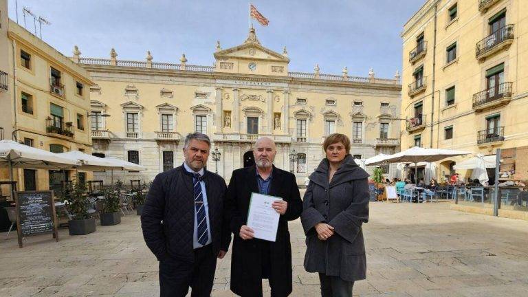 Ayuntamiento de Tarragona rechaza la bandera de España
