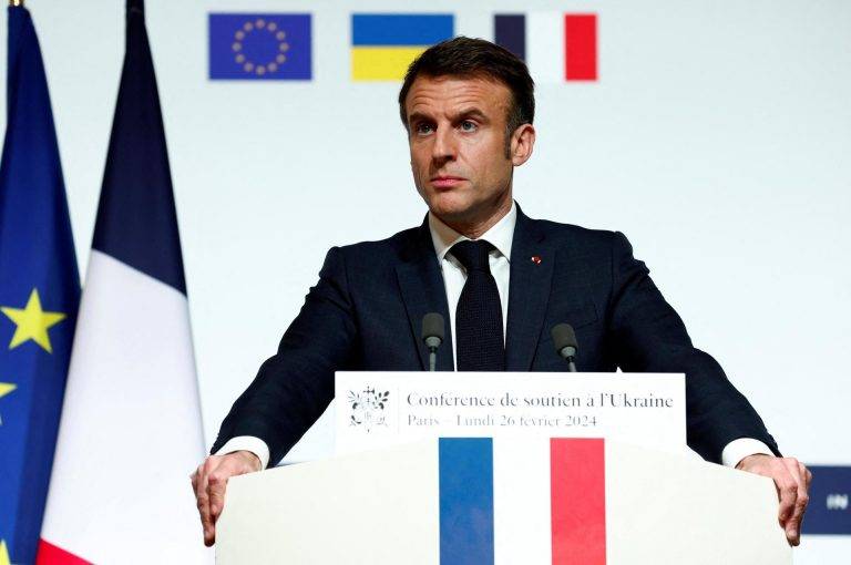 FOTOGRAFÍA. PARÍS (FRANCIA), 26 DE FEBRERO DE 2024. El presidente de Francia, Emmanuel Macron, habla durante una conferencia de prensa en el Palacio del Elíseo, en París (Francia), este 26 de febrero de 2024. Efe