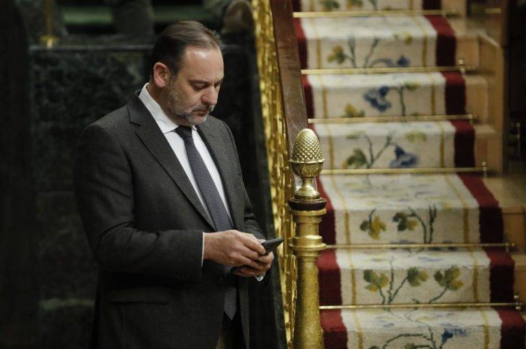 ¿Y si Ábalos se resiste a renunciar? 