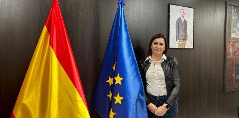 Moya trae bandera y foto del rey a Playa de Aro (Gerona)