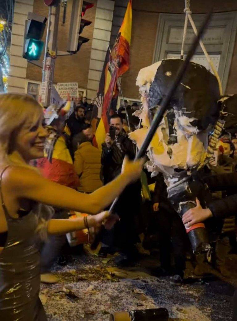 La juez no ve delito en el apaleamiento a muñeco Pedro Sánchez