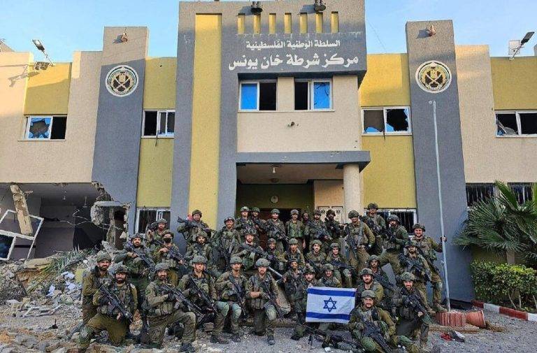 Rendición de terroristas de Hamás ante Israel