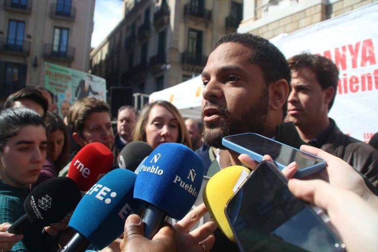 PSOE se rodea de terroristas etarras y separatistas
