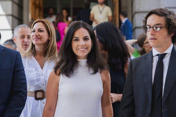 Pepa Millán recoge sus credenciales de la Legislatura XV (2)