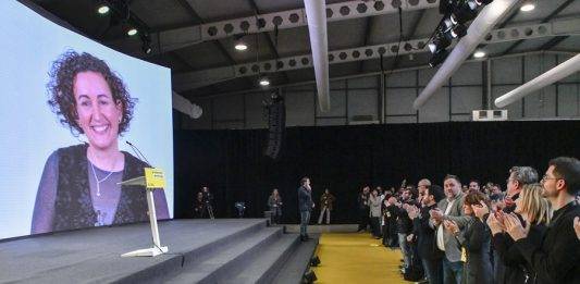 FOTOGRAFÍA. LÉRIDA (REINO DE ESPAÑA) /GINEBRA (SUIZA), 28 DE ENERO DE 2023. El juez aplaza el interrogatorio de Matagallos (ERC). García-Castellón deniega la petición de Matagallos. Sánchez y PSOE negocian con ERC el referéndum de independencia, una convocatoria que Pedro Sánchez Pérez-Castejón y Partido Socialista no han anunciado aún al tiempo que desde ERC ya ven "posible" la convocatoria de la consulta pacata de independencia. La golpista prófuga de la Justicia española, una de las cabecillas de la célula terrorista del Proces "Tsunami Democrátic" conocida en la causa Tsunami Democrátic como "Matagalls" (Matagallos) y  secretaria general de la extrema izquierda separatista Esquerra Republicana de Catalunya (ERC), Marta Rovira Vergés, en una imagen transmitida por videoconferencia durante un acto de precampaña de la extremidad organización separatista ERC. Efe