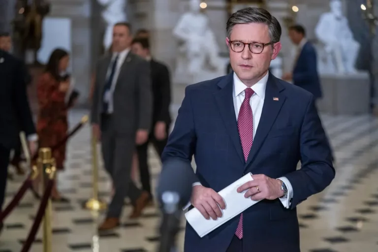 FOTOGRAFÍA. WASHINGTON (ESTADOS UNIDOS DE AMÉRICA), 17 DE ABRIL DE 2024. EEUU aprueba adelanto de ayuda militar a Israel. El Palacio de la Cámara de los Representantes (Congreso de los Diputados de EEUU) ha registrado hoy, miércoles a 17 abril 2024, al presidente de la Cámara de Representantes, el republicano Mike Johnson, durante una rueda de prensa en el Capitolio. Efe