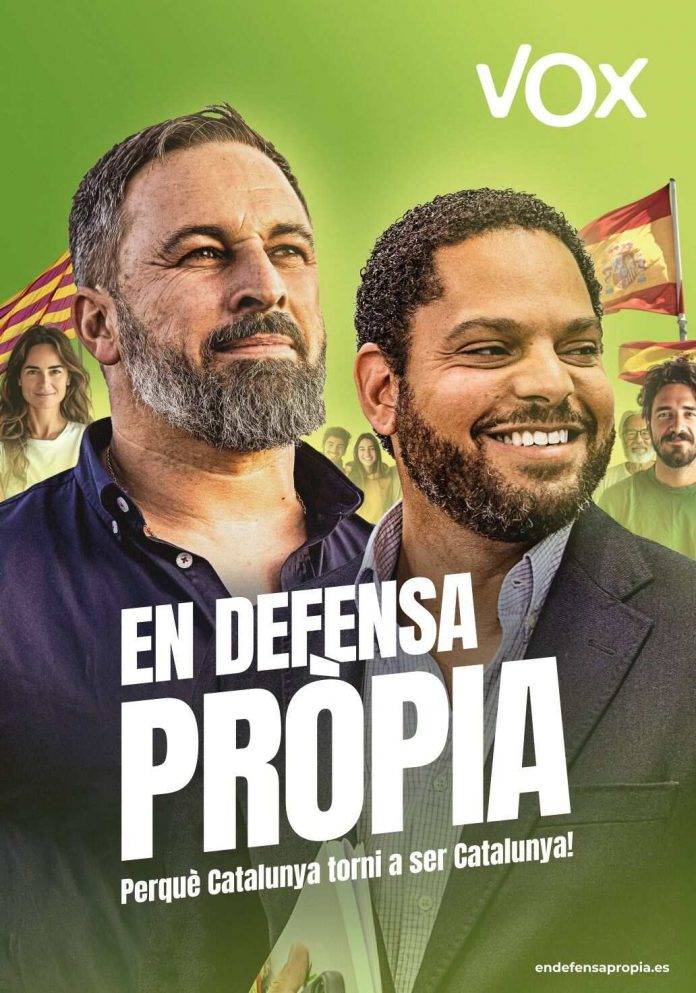 VOX, 12M, elecciones, en defensa pri FOTOGRAFÍA. BARCELONA (REINO DE ESPAÑA), 24 DE ABRIL DE 2024. VOX presenta el cartel del 12M en español y catalán, con "En Defensa Propia. ¡Para que Cataluña vuelva a ser Cataluña!" (En Defensa Pròpia. ¡Perquè Catalunya torni a ser Catalunya!), como lema de campaña electoral, junto a los retratos del candidato a President del Govern de la Generalitat de Catalunya y cabeza de lista por Barcelona, Ignacio Garriga Vaz de Conceiçao (d); y del líder opositor español Santiago Abascal Conde (i). El presidente de VOX Barcelona y director de campaña electoral del 12M, Joan Garriga Doménech, ha advertido de que "salimos a defender lo nuestro, lo que nos es propio". "Para que Cataluña vuelva a ser Cataluña". Lasvocesdelpueblo (Ñ Pueblo)