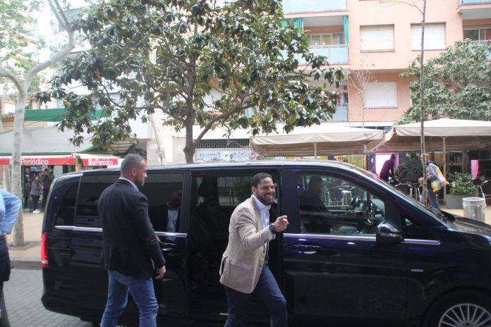 FOTOGRAFÍA. HOSPITALET DE LLOBREGAT (BARCELONA) REINO DE ESPAÑA, 16 DE ABRIL DE 2024. Garriga sale a "conquistar la Generalitat" y gobernar Cataluña. El Auditori Barradas -en Rambla Just Oliveras, 57, Hospitalet de Llobregat- ha registrado la noche de este martes, desde las 19:00 horas hasta las 20:45 horas el acto de presentación de la proyección "Hacia la República Islámica de Cataluña". El evento contó con las participaciones del candidato número 3 por Barcelona al Parlament de Catalunya y líder provincial de VOX, Joan Garriga Doménech; del cabeza de lista por Tarragona y líder de VOX en la provincia de Tarragona, Sergio Macián de Greef, quien ha dirigido la mesa redonda en la que participaron, Samuel Vázquez, presidente de la asociación "Una Policía para el S. XXI", Rocío de Meer Méndez, diputada por Almería al Congreso de los Diputados; e Ignacio Garriga Vaz de Conceiçao (en la imagen), secretario general y vicepresidente de VOX, candidato a President del Govern de la Generalitat de Catalunya y cabeza de lista por Barcelona a la Cámara regional catalana, quien ha clausurado este evento titulada "Contra la islamización de Cataluña". Lasvocesdelpueblo (Ñ Pueblo)