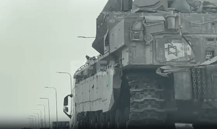 Israel moviliza sus fuerzas en la frontera sur con Gaza (Palestina) FOTOGRAFÍA. SUR DE ISRAEL (ISRAEL), FRONTERA CON SUR DE GAZA (PALESTINA), 25 DE ABRIL DE 2024. Israel prepara ofensiva en el sur de Gaza. Transportes blindados israelíes se han congregado en un punto en la frontera sur de Israel con la Franja de Gaza. Captura imágenes Efe/Lasvocesdelpueblo (Ñ Pueblo)