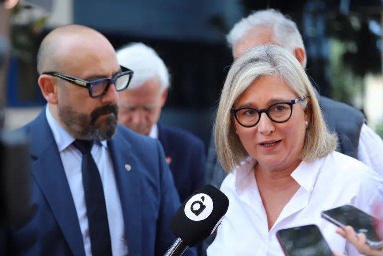 FOTOGRAFÍA. VALENCIA (REINO DE ESPAÑA), 19 DE ABRIL DE 2024. Cs critica el ataque de Sánchez al sector agrícola valenciano. El portavoz nacional de la formación naranja, Jordi Cañas Pérez; y la presidente autonómica de Cs en la Comunitat Valenciana y exdiputada por Valencia a Las Cortes Valencianas, María del Carmen Peris Navarro (Mamen Peris), califican de "indigna" la campaña "Los mercados se mueren" y exige al líder sanchista y secretario general del PSOE, Pedro Sánchez su retirada. Lasvocesdelpueblo (Ñ Pueblo)