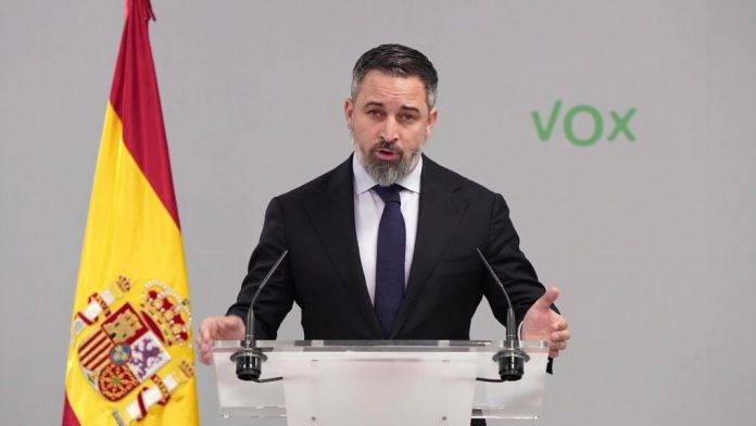 FOTOGRAFÍA. MADRID (REINO DE ESPAÑA), 29 DE ABRIL DE 2024. Abascal valora la declaración del aprendiz de tirano Sánchez. El líder opositor español Santiago Abascal Conde registrado hoy durante una declaración institucional sobre el 