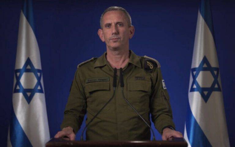 FOTOGRAFÍA. JERUSALÉN (ISRAEL), 24 DE MARZO DE 2024. Hezbolá ataca Israel con 5.000 cohetes y misiles. El portavoz de las Fuerzas de Defensa de Israel (FDI) integrantes del Ejército de Defensa de Israel -el Tzáhal- (FDI), el contraalmirante Daniel Hagari,