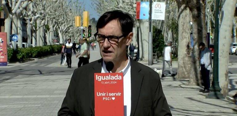 FOTOGRAFÍA. IGUALADA (BARCELONA) REINO DE ESPAÑA, 13 DE ABRIL DE 2024. El candidato de la amnistía criminal llama a la colaboración. el exministro de Sanidad del régimen sanchista y cabeza de lista del PSC por Barcelona al Parlament de Catalunya para el 12M catalán, Salvador Illa Roca, dice que: "No quiero un gobierno de vetos, quiero tender la mano, porque la colaboración es la única forma de avanzar. Llegando a acuerdos se consiguen muchas más cosas". Captura vídeo PSC, declaraciones del candidato de la ley corrupta de amnistía criminal al golpismo y de la prohibición del español en Cataluña/Lasvocesdelpueblo (Ñ Pueblo)