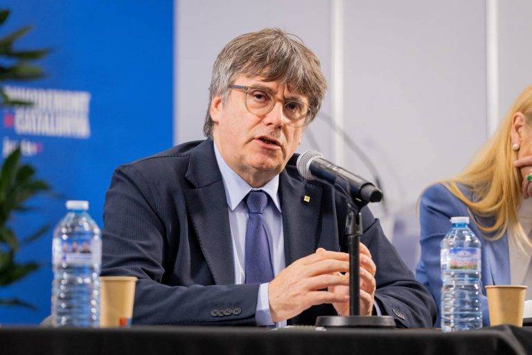 FOTOGRAFÍA. Ángeles-sur-mer (Francia), lunes 6 de mayo de 2024 (Efe).- Carles Puigdemont: El voto a Junts provoca dolor de barriga a España. El candidato de JxCat a la presidencia de la Generalitat, Carles Puigdemont Casamajó, ha hecho un llamamiento este lunes a la movilización de los indecisos y los desmovilizados para lograr la victoria en las elecciones del 12M. Lasvocesdelpueblo (Ñ Pueblo)