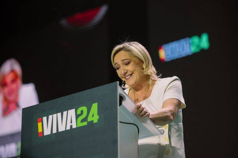 FOTOGRAFÍA. MADRID (REINO DE ESPAÑA, 19 DE MAYO DE 2024. Los socios de VOX grandes ganadores del 9J. Sorpasso de la patriota Le Pen a Macrón en Francia. La Resistencia internacional y el patriotismo internacional destruyen el socialismo en Madrid ante más de 10.800 partidarios de su última jornada de Asamblea "Europa Viva 24", que ha organizado do Vox, con protagonistas: Abascal, Milei, Meloni, Marion Anne Perrine Le Pen (Marine Le Pen), José Antonio Ortega Lara, Roger Severino, Matt y Mercedes Schlapp, José Antonio Kast, Andrés Ventura, Buxadé, Amichai Chikli, Víktor Orbán y Mateusz Morawiecki, en el Palacio de Vistalegre de la Comunidad de Madrid. Lasvocesdelpueblo (Ñ Pueblo)