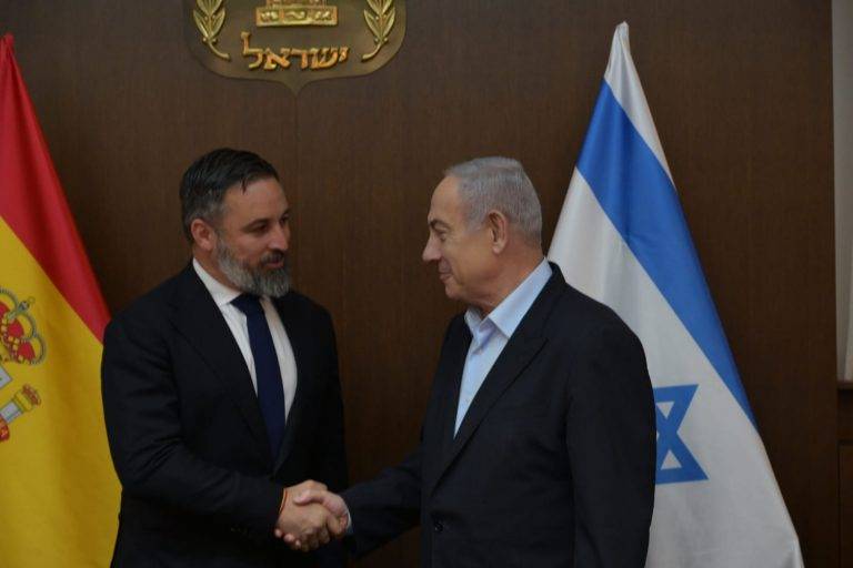 FOTOGRAFÍA. JERUSALÉN (ISRAEL), 28 DE MAYO DE 2024. Netanyahu invitado ante las dos Cámaras de EEUU. El presidente de Vox y líder opositor español, Santiago Abascal Conde, se ha reunido con el primer ministro de Israel y comandante jefe de la guerra contra el terrorismo yihadista, Benjamín Netanyahu, a quien ha reafirmado el compromiso de su formación con el pueblo judío, la defensa de la soberanía nacional de Israel y, por supuesto, el rechazo firme de la tercera fuerza política española al reconocimiento unilateral de un "Estado de Palestina" por parte del Gobierno de coalición comunista de España, que presidente el líder de la Internacional Socialista y secretario general del Partido Socialista Obrero Español (PSOE), Pedro Sánchez Pérez-Castejón, declarado hoy en el Palacio del Gobierno del Reino de España, La Moncloa. Lasvocesdelpueblo (Ñ Pueblo)