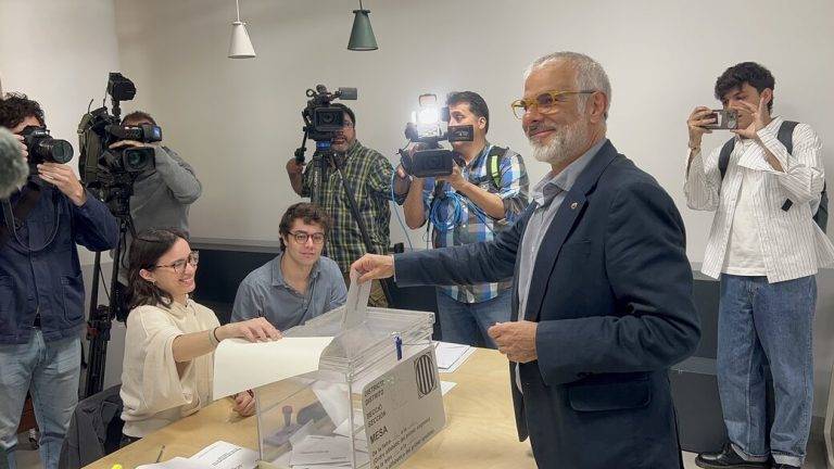 FOTOGRAFÍA. BARCELONA (ESPAÑA), 12 DE MAYO DE 2024. Elecciones catalanas del 12 Mayo. Ciutadans, Cs llama a superar el procés en las urnas del 12M, elecciones catalanas de este domingo 12 de mayo. El candidato Carlos Carrizosa Torres  asegura que este domingo se puede abrir una nueva etapa en Cataluña. Lasvocesdelpueblo (Ñ Pueblo)