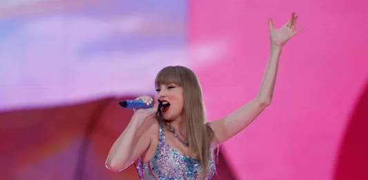 FOTOGRAFÍA.MADRID (REINO DE ESPAÑA), 29 DE MAYO DE 2024. La cantante y compositora estadounidense Taylor Swift en un momento del concierto ofrecido este miércoles en el estadio Santiago Bernabéu de Madrid. Efe