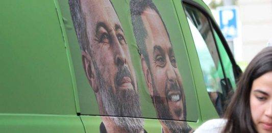 FOTOGRAFÍA. MATARÓ (BARCELONA) CATALUÑA (REINO DE ESPAÑA, 30 DE ABRIL DE 2024. Mataró llama a llenar las urnas de papeletas VOX el 12M. El candidato de VOX al President del Govern de la Generalitat de Catalunya y cabeza de lista de este partido por Barcelona al Parlament de Catalunya, Ignacio Garriga Vaz de Conceiçao, junto a sus número dos, María Elisa García Fuster, y su número 5, Mónica Lora Cisquer, ha participado este martes en un acto de campaña electoral, en defensa propia para que Cataluña vuelve a ser Cataluña. También estuvieron presentes los candidatos por Barcelona al Parlament de Catalunya y diputados regionales Andrés Bello Sanz y Manuel Jesús Acosta Elías (Manuel Acosta); además, la candidata número 6 de la lista por Barcelona al 12M, Júlia Calvet Puig; el diputado provincial, Jordi Albert de la Fuente Miró (Jordi de la Fuente); los concejales del Grupo Municipal de Mataró: Judith Cortés Cortés, Mónica Lora Cisquer, José Casado Ortega y Erik Iniesta Aragón; además de los de Viladecans, Marina Ferrer Sánchez, Josling Efigenia Montilva Peralta y Alberto Delgado Sánchez ; junto al portavoz municipal de Cornellá de llobregat, Iván Cánovas Casanova, entre otros. Lasvocesdelpueblo (Ñ Pueblo) 