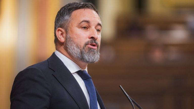 FOTOGRAFÍA. MADRID (REINO DE ESPAÑA), 22 DE MAYO DE 2024. Retahíla de insultos de los del "Majestad" llorón Pedro Sánchez: "Fascistas"; "Nazis a cara descubiertas" y "racistas". El líder opositor español y presidente del partido político VOX, Santiago Abascal Conde (en la imagen), ha intervenido este miércoles en el Pleno durante la comparecencia del presidente del Gobierno comunista de España y secretario general del Partido Socialista Obrero Español (PSOE) y líder de la llamada "Internacional Socialista" (internacional comunista), Pedro Sánchez Pérez-Castejón. Lasvocesdelpueblo (Ñ Pueblo)