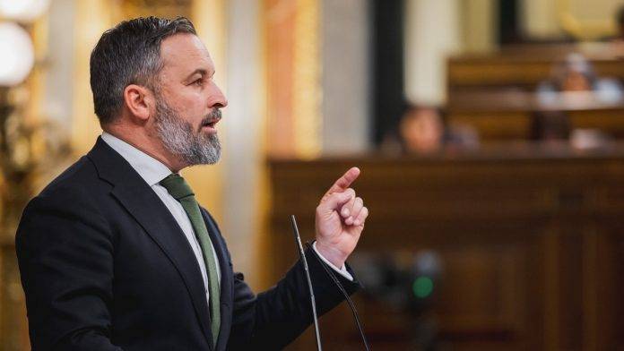 FOTOGRAFÍA. MADRID (REINO DE ESPAÑA), 30 DE MAYO DE 2024. Gobiernos de VOX liderarán recursos contra "corrupta" amnistía. Sesión Plenaria 30 de mayo. En la imagen, el líder opositor español y presidente de VOX, Santiago Abascal Conde, durante su intervención. El Pleno del Congreso debate y vota este jueves la Proposición de "Ley Orgánica de amnistía para la normalización institucional, política y social en Cataluña". Dicha iniciativa fue aprobada en la votación final de conjunto por mayoría absoluta el 14 de marzo y se remitió al Senado. Después de que la Cámara Alta haya impuesto su veto, se somete a votación el texto inicialmente aprobado por el Congreso. Hoy, la ley criminal de amnistía corrupta ha quedado definitivamente aprobada este jueves, tras levantar el Congreso el veto del Senado por mayoría absoluta, obteniendo 177 votos a favor de los zurdos y sus socios separatistas y filoterroristas y 172 votos en contra de VOX, PP y UPN. Ahora empieza la segunda fase que es la batalla judicial a la que los Tribunales de Justicia se alinearán con el pueblo español y la democracia, presentando numerosos recursos antes instancias judiciales de la Unión Europea y Tribunal Constitucional. Además y en el mundo jurídico, se sumarán a los Tribunales: las entidades de los jueces, fiscales, letrados de la administración de Justicia, etc.. También, las entidades cívicas, partidos políticos, etc. se harán también oír. Subrayar que lo más difícil para el Tribunal Constitucional será de demostrar como una norma rechazada en el Constituyente español va a ser ahora constitucional sin que se haya modificado el mismo texto de 1978. Lasvocesdelpueblo (Ñ Pueblo)
