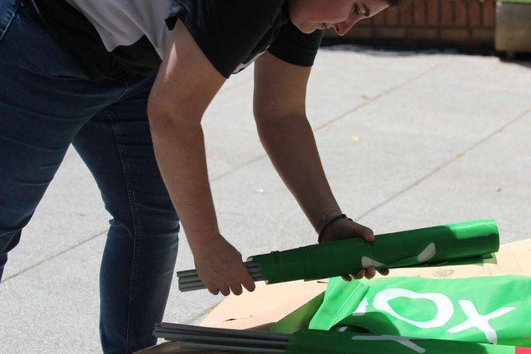 FOTOGRAFÍA. BARCELONA (REINO DE ESPAÑA), 15 DE MAYO DE 2024. Cae la inseguridad en municipios gobernados por VOX . "NOS VAN A OÍR". Acto público de VOX en el distrito de San Martín de la ciudad de Barcelona, en el que participan el candidato al 9J, Jorge Buxadé Villalba; el número 3, Juan Carlos Girauta Vidal; el secretario general y vicepresidente nacional de Vox, Ignacio Garriga Vaz de Conceiçao; y el presidente de VOX en Barcelona, Joan Garriga Doménech.  Buxadé: VOX viene con "fuerza y alegría para defender la libertad" en toda Europa, desde cada barrio español hasta el Parlamento Europeo y, desde allí, por todas las calles europeas. Lasvocesdelpueblo (Ñ Pueblo)
