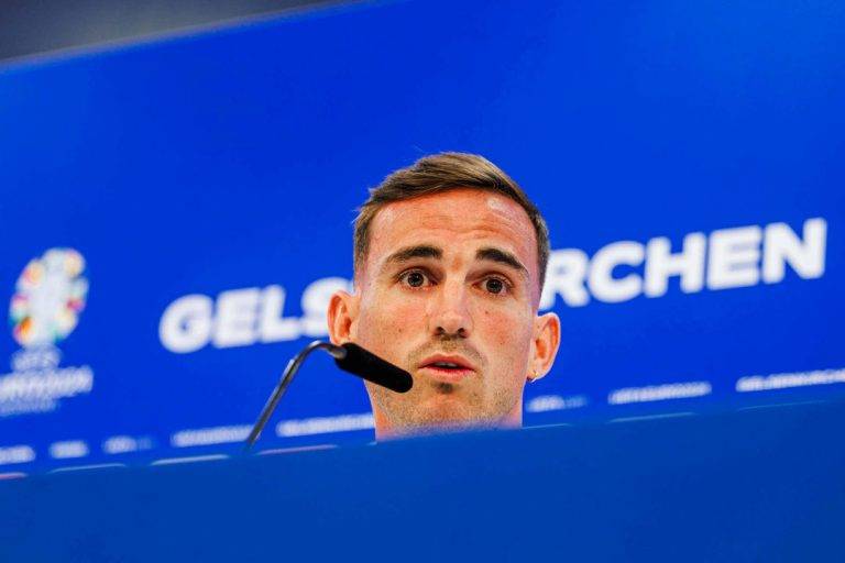 FOTOGRAFÍA. GELSENKIRCHEN (ALEMANIA), 19 DE JUNIO DE 2024. Ruiz: España tiene potencial para estar en la final de Eurocopa. Eurocopa 2024 Alemania. El centrocampista de la selección española Fabián Ruiz Peña, durante la rueda de prensa ofrecida en Gelsenkirchen este miércoles, víspera del segundo partido de la fase de grupos de la Eurocopa ante Italia. Efe