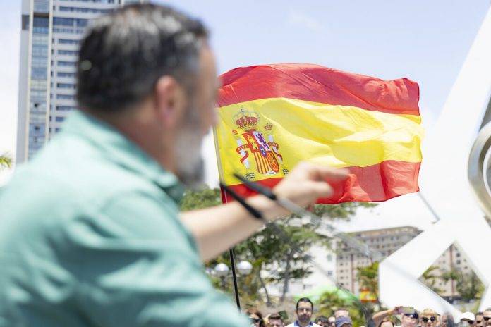Abascal, Girauta, Tenerife, 9J, elecciones europeas, 1 de junio de 2024 (8) FOTOGRAFÍA. TENERIFE (ISLAS CANARIAS) REINO DE ESPAÑA, 01 DE JUNIO DE 2024. Intervalos nubosos y aumento de temperaturas en España. El presidente de VOX y líder opositor español, Santiago Abascal Conde participa en un acto electoral en marco de la campaña electoral de las elecciones europeas del próximo domingo 9 de junio de 2024 (9J), con el candidato número 3 de la candidatura de VOX al 9J, Juan Carlos Girauta Vidal, en Tenerife (Islas canarias). Lasvocesdelpueblo (Ñ Pueblo)