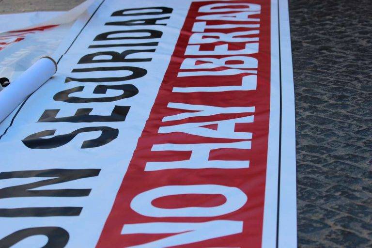 FOTOGRAFÍA. BARCELONA (CATALUÑA) REINO DE ESPAÑA, 25 DE JUNIO DE 2024. Cielos nubosos con chubascos y tormentas en España.- El acto de Mi Barrio Seguro que lidera David Cosculluela Martínez-Galofré, y que ha tenido lugar frente al Ayuntamiento de Barcelona sobre las 18:30 y que se ha desarrollado pacíficamente, ha contado con el apoyo del Grupo Municipal de VOX en el Ayuntamiento de Barcelona -representado por el presidente del Grupo, Gonzalo de Oro-Pulido Plaza, y el portavoz, Liberto Senderos Oliva- y el Grupo Parlamentario de la Resistencia en el Parlamento de Cataluña -representado por el presidente del Grupo y secretario general de VOX, Ignacio Garriga Vaz de Conceição, y el portavoz parlamentario y presidente de del Comité Provincia de VOX en Barcelona, Joan Garriga Doménech-. Lasvocesdelpueblo (Ñ Pueblo)