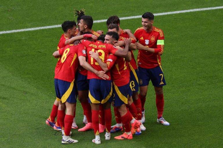FOTOGRAFÍA. Berlin (Germany), 15/06/2024. Eurocopa 2024| 11 claves de Albania vs España.- Players of Spain celebrate after scoring their second goal during the UEFA EURO 2024 group B match between Spain and Croatia in Berlin, Germany, 15 June 2024. (Croacia, Alemania, España). Efe