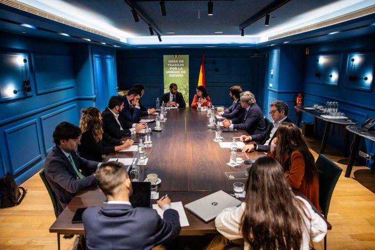 FOTOGRAFÍA. BARCELONA (REINO DE ESPAÑA), 12 DE JUNIO DE 2024. Primera reunión de la "Mesa de Trabajo por la unidad de España", formada por los vicepresidentes autonómicos del partido y dirigida por el secretario general de VOX, Ignacio Garriga Vaz de Conceiçao, que tiene como objetivo "coordinar la respuesta" contra la ley de amnistía. En el encuentro se han reunido el vicepresidente de Castilla y León, Juan García-Gallardo; el de Aragón, Alejandro Nolasco; el de la Comunidad Valenciana, Vicente Barrera; y el de Murcia, José Ángel Antelo; así como el consejero de Vox en Extremadura, Ignacio Higuero, todos ellos representantes de gobiernos autonómicos que presentarán sendos recursos de inconstitucionalidad ante el Tribunal Constitucional contra la amnistía. Lasvocesdelpueblo (Ñ Pueblo) 