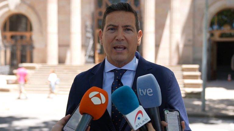 FOTOGRAFÍA. BARCELONA (REINO DE ESPAÑA), 21 DE JUNIO DE 2024. VOX pide máxima pena y expulsión para el violador de Igualada. El líder de la Resistencia en la provincia de Tarragona y diputado regional por Tarragona al Parlament de Catalunya, Sergio Macian de Greef, atiende a la prensa tras participar en los interrogatorios del juicio al extranjero supuesto violador de una joven en Igualada (Barcelona) quien tras la agresión intentó matarla. Lasvocesdelpueblo (Ñ Pueblo)