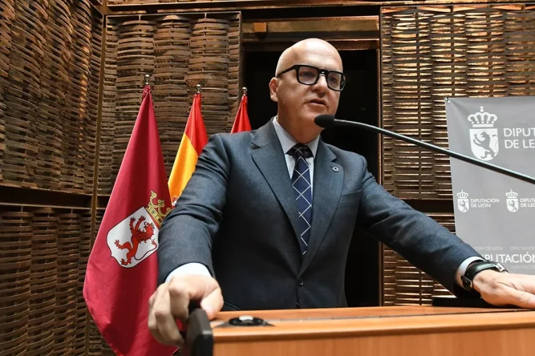 FOTOGRAFÍA. ORENSE (GALICIA) REINO DE ESPAÑA, AÑO 2023. El presidente de la Diputación Provincial de Orense (Galicia) entre​ 6 de febrero de 2012 y 17 de julio de 2023; vicepresidente primero del Parlamento de Galicia, entre 1 de abril de 2009 y 6 de febrero de 2012, y actualmente senador del Grupo Parlamentario del Partido Popular (PP), José Manuel Baltar Blanco. FECHA HECHOS, MADRID (REINO DE ESPAÑA), 20 DE JUNIO DE 2024. La magistrada del Tribunal Supremo Ana Ferrer ha dictado un auto en el que procede contra el senador del Partido Popular (PP), José Manuel Baltar Blanco, por un delito contra la seguridad vial por presuntamente conducir un coche a 215 km/h en un tramo de la autovía A-52 sentido Benavente (Zamora) cuya velocidad máxima permitida era de 120 km/h. Efe 