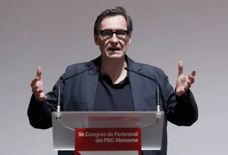 FOTOGRAFÍA. MATARÓ (COMARCA DEL MARESME) BARCELONA (REINO DE ESPAÑA), 29 DE JUNIO DE 2024. Acuerdo Investidura Illa| PSC construirá más embajadas separatistas. Illa: O Tripartito de zurdos o repetición electoral.- El primer secretario del PSC/PSOE, ganador de las elecciones catalanas del 12M y candidato a la investidura sin posibilidad hasta ahora de sumar los votos suficientes, Salvador Illa Roca, durante su intervención hoy en la inauguración del congreso del PSC del Maresme en el Auditorio Tecno-Campus de Mataró (Barcelona). Efe