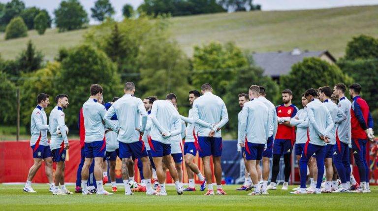 FOTOGRAFÍA. DER ÖSCHBERGHOF (ALEMANIA), 14 DE JUNIO DE 2024. Eurocopa 2024| Gran desafío de España en el grupo de la muerte. Entrenamiento de la selección española de fútbol en Der Öschberghof, el campo base de España en la Eurocopa, situado en la localidad alemana de Donaueschingen. España debuta mañana, sábado 15 de junio, ante Croacia en la Eurocopa 2024. Efe