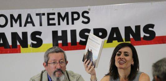 FOTOGRAFÍA. BARCELONA (CATALUÑA) REINO DE ESPAÑA, 06 DE JULIO DE 2024. Destacadas fotos X Congreso de SOMATEMPS: Patriotismo para el siglo XXI, son imágenes de la segunda jornada, sábado 6 de julio. Programa. 9:30 horas. Apertura del espacio. 10:00 - 10:45. Presentación del libro «La España que querernos» de José Calvo Sotelo, a cargo del eurodiputado de VOX, Jorge Buxadé Villalba; 10:45 - 11:45. «¿Qué podemos aprender de China en la Hispanidad?» por Santiago Armesilla. 11:45 - 12:00. Descanso. 12:00 - 13:00. «Catolicismo y Patria», por el P. Gabriel Calvo Zarraute. 13:00 - 14,00. Mesa redonda, «Patriotismo para el siglo XXI», con la intervención de Santiago Armesilla y Gabriel Calvo Zarraute, dirigida por Jaime Serrano. 14:00 - 17:00. Descanso. 16:30. Apertura del espacio. 17:00 - 18:00. «Refundando el patriotismo: una apertura al hispanismo» por Fernando Paz Cristóbal, y presentada por la portavoz del grupo Municipal de VOX en el Ayuntamiento de Tarrasa (Barcelona) y vocal de SOMATEMPS, Alicia Tomás Martínez (d). 18:00 - 18:15. Descanso. 18:15 - 18:45. Pase del documental: «Somatemps: diez años de combate». 18:45 - 19:45. «Apátridas: psicopatología del nacionalismo» por Javier Barraycoa Martínez (i), presidente de SOMATEMPS, y presentada por la portavoz del grupo Municipal de VOX en el Ayuntamiento de Tarrasa (Barcelona) y vocal de SOMATEMPS, Alicia Tomás Martínez (d). 19:45. Clausura del X Congreso de Catalanitat Hispánica de SOMATEMPS catalans Hispans. Lasvocesdelpueblo (Ñ Pueblo)