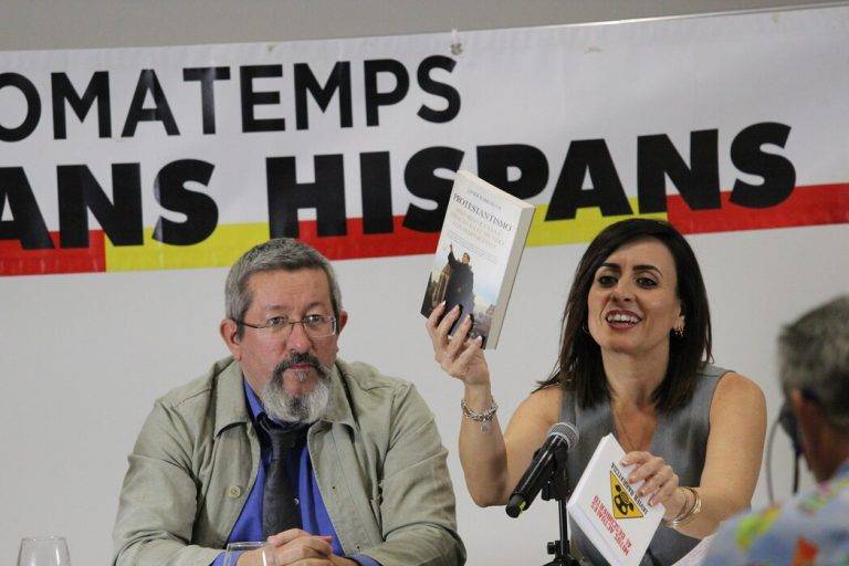 FOTOGRAFÍA. BARCELONA (CATALUÑA) REINO DE ESPAÑA, 06 DE JULIO DE 2024. Destacadas fotos X Congreso de SOMATEMPS: Patriotismo para el siglo XXI, son imágenes de la segunda jornada, sábado 6 de julio. Programa. 9:30 horas. Apertura del espacio. 10:00 - 10:45. Presentación del libro «La España que querernos» de José Calvo Sotelo, a cargo del eurodiputado de VOX, Jorge Buxadé Villalba; 10:45 - 11:45. «¿Qué podemos aprender de China en la Hispanidad?» por Santiago Armesilla. 11:45 - 12:00. Descanso. 12:00 - 13:00. «Catolicismo y Patria», por el P. Gabriel Calvo Zarraute. 13:00 - 14,00. Mesa redonda, «Patriotismo para el siglo XXI», con la intervención de Santiago Armesilla y Gabriel Calvo Zarraute, dirigida por Jaime Serrano. 14:00 - 17:00. Descanso. 16:30. Apertura del espacio. 17:00 - 18:00. «Refundando el patriotismo: una apertura al hispanismo» por Fernando Paz Cristóbal, y presentada por la portavoz del grupo Municipal de VOX en el Ayuntamiento de Tarrasa (Barcelona) y vocal de SOMATEMPS, Alicia Tomás Martínez (d). 18:00 - 18:15. Descanso. 18:15 - 18:45. Pase del documental: «Somatemps: diez años de combate». 18:45 - 19:45. «Apátridas: psicopatología del nacionalismo» por Javier Barraycoa Martínez (i), presidente de SOMATEMPS, y presentada por la portavoz del grupo Municipal de VOX en el Ayuntamiento de Tarrasa (Barcelona) y vocal de SOMATEMPS, Alicia Tomás Martínez (d). 19:45. Clausura del X Congreso de Catalanitat Hispánica de SOMATEMPS catalans Hispans. Lasvocesdelpueblo (Ñ Pueblo)