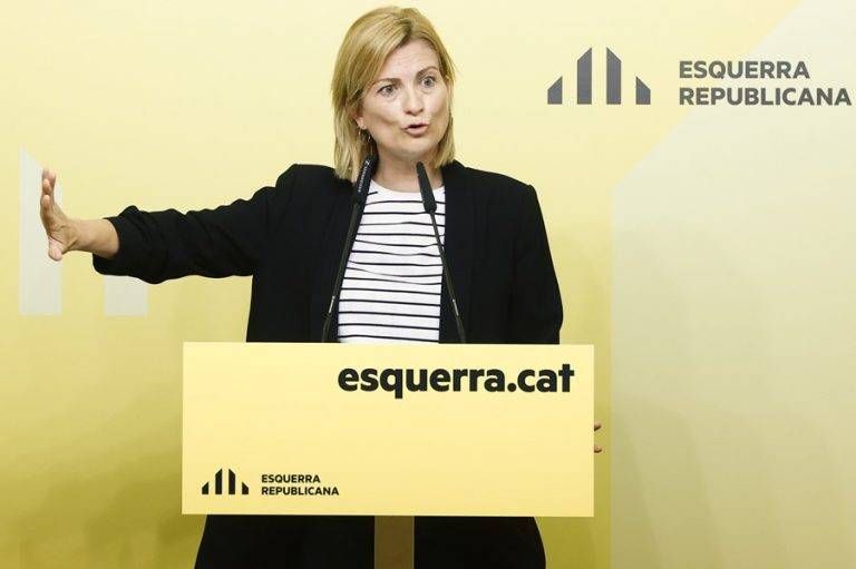 FOTOGRAFÍA. BARCELONA (REINO DE ESPAÑA), 17 DE JUNIO DE 2024. ERC: O cupo catalán o "Pedro Sánchez convoca elecciones". En la imagen, la portavoz del partido de ultraizquierda separatista en Cataluña, Esquerra Republicana de Catalunya (ERC, Raquel Sans Guerra, ofrece una rueda de prensa en la sede de este partido político de la extrema izquierda de la antiEspaña en Cataluña, después que más de 300 militantes de ERC, entre ellos seis miembros del Consell Executiu en funciones, han suscrito un manifiesto que, en pleno debate sobre el futuro del partido, aboga por abrir un proceso de "renovación general de la cúpula dirigente" que culmine en el congreso nacional del 30 de noviembre. Efe