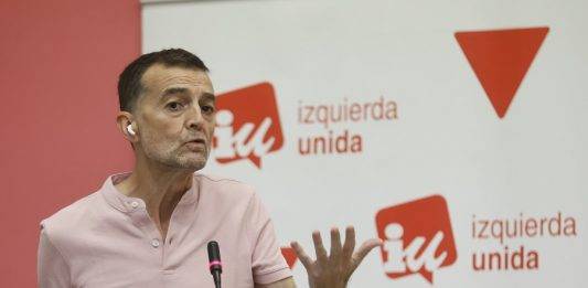FOTOGRAFÍA. MADRID (REINO DE ESPAÑA), 06 DE JULIO DE 2024. El LGTBIQ+ António Maíllo Cañadas nuevo lider de IU. El nuevo líder zurdo del comunismo en España, Izquierda Unida (IU) y también primer candidato homosexual de la Junta de Andalucía, Antonio Maíllo Cañadas. IU ratificó hoy al LGTBI Q+ António Maíllo Cañadas de líder y reivindica su papel en el comunismo con críticas a la alianza ultra de las extremas izquierdas Sumar. Efe