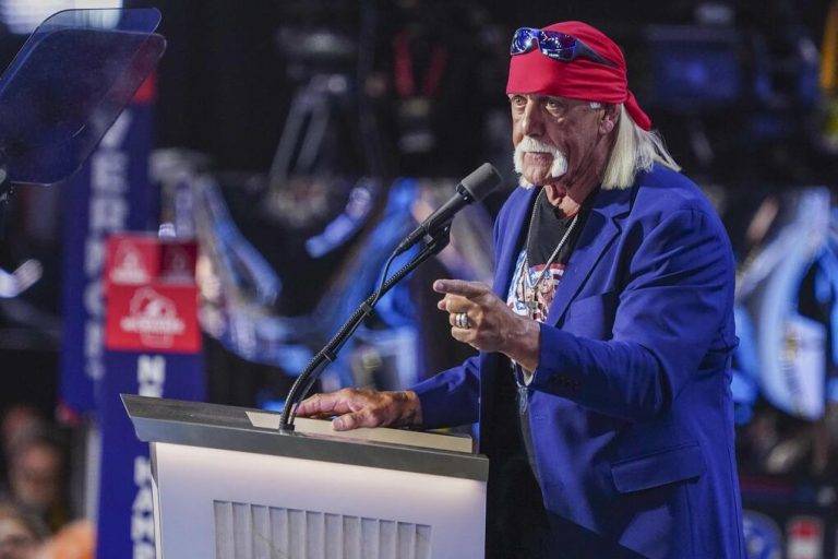 FOTOGRAFÍA. MILWAUKEE (ESTADOS UNIDOS DE AMÉRICA), 19 DE JULIO DE 2024. Hulk Hogan: «El único que lo puede arreglar es Trump». La superestrella de lucha libre Hulk Hogan, protagonista durante la Convención Nacional Republicana de Milwaukee, Wisconsin (EE.UU.), de la que se ha confirmado la candidatura del tándem patriota a la Presidencia de los Estados Unidos de América Donald John Trump y James David Vance, candidato a presidente y vicepresidente, respectivamente, para las elecciones de noviembre de 2024. Hulk Hogan ha apoyado a los candidatos Trump y Vance en su intervención. Efe