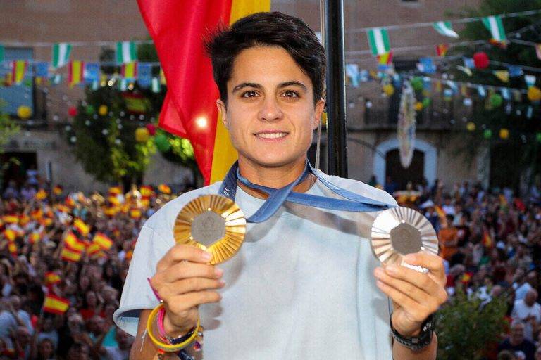 FOTOGRAFÍA. ORCE (GRANADA) REINO DE ESPAÑA, 13 DE AGOSTO DE 2024. La española doble medallista en los juegos olímpicos de París, María Pérez García (María Pérez), es recibida en su pueblo natal, Orce Granada (Reino de España). La marchadora granadina, plata en 20 kilómetros marcha y oro en el relevo mixto junto a Álvaro Rafael Martín Uriol (Álvaro Martín), recibió el cariño de sus paisanos un día después de llegar a España tras ser una de las grandes triunfadoras de los Juegos Olímpicos (JJOO París 2024). Efe 