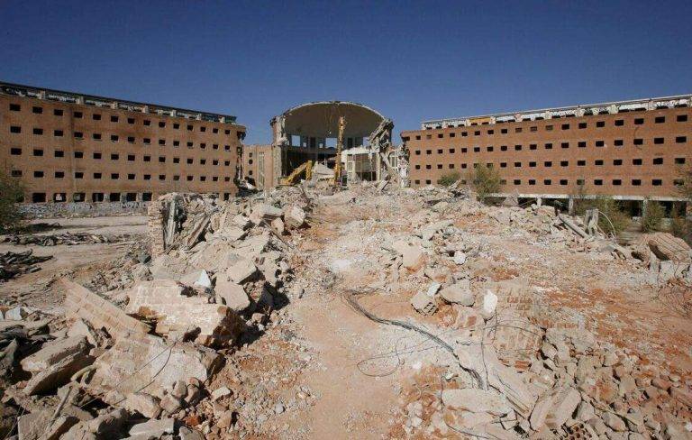 FOTOGRAFÍA. MADRID (REINO DE ESPAÑA), 26 DE OCTUBRE DE 2008. Abundante nubosidad y lluvias en el Reino de España. Imagen de una vista general de la antigua cárcel de Carabanchel de Madrid, por la que pasaron miles de presos antifranquistas. Efe