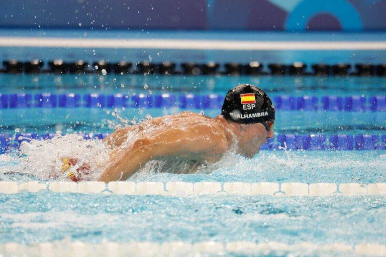 FOTOGRAFÍA. PARÍS (FRANCIA), 29 DE AGOSTO DE 2024. Enrique José Alhambra Mollar medalla de bronce .- El nadador español, natural de la Comunidad Valenciana, Enrique José Alhambra Mollar (Enrique Alhambra), compite en la prueba de 100m Mariposa S13 Masculino este jueves en los Juegos Paralímpicos París 2024. Efe