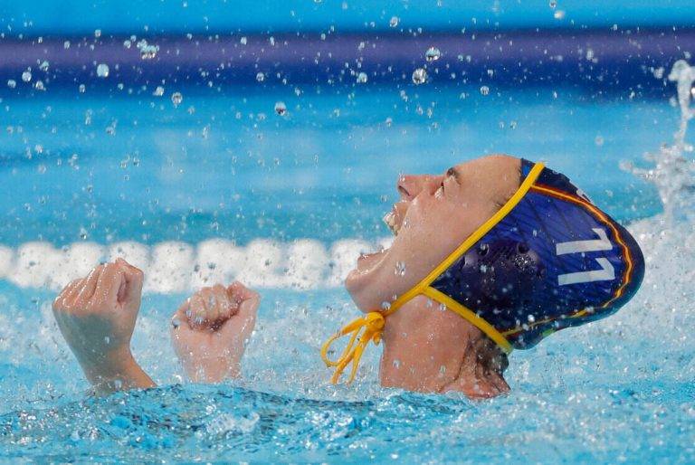 FOTOGRAFÍA. PARÍS (FRANCIA), 10 DE AGOSTO DE 2024. Nuestras chicas medalla de Oro en los JJOO París. JJOO PARÍS 2024. La waterpolista española Maica García Godoy celebra tras marcar ante Australia durante el partido por el oro de waterpolo femenino de los Juegos Olímpicos de París 2024 este sábado en Nanterre, Francia. Efe