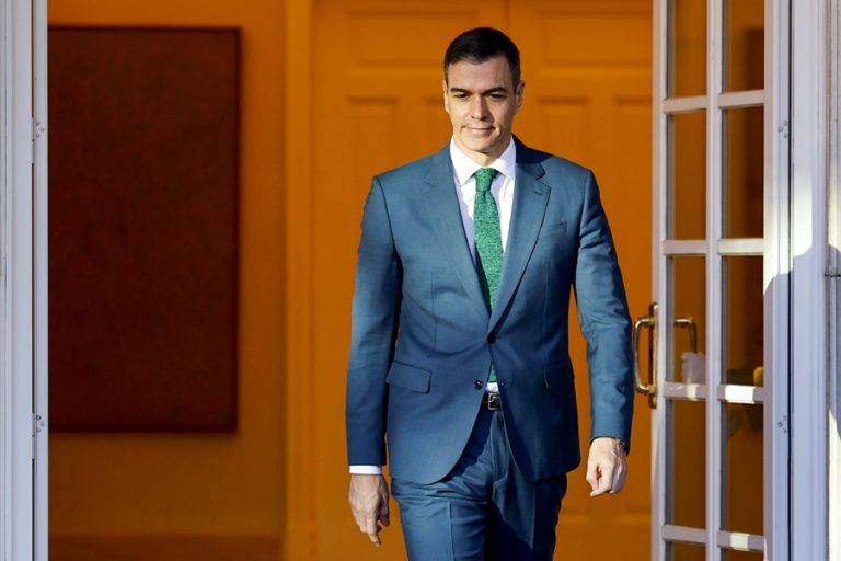 FOTOGRAFÍA. MADRID (REINO DE ESPAÑA), 01/03/2024.- El presidente del Gobierno del Reino de España y secretario general del Partido Socialista Obrero Español, Pedro Sánchez Pérez-Castejón, recibe este viernes en La Moncloa a la presidenta del Parlamento Europeo, Roberta Metsola. Efe