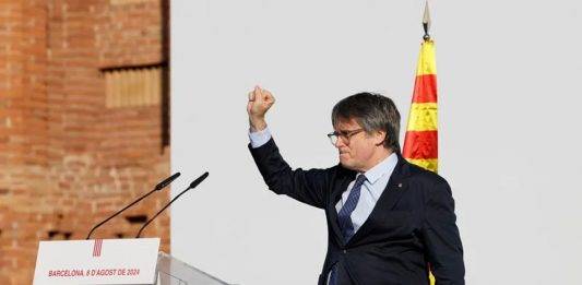 FOTOGRAFÍA. BARCELONA (REINO DE ESPAÑA), 08 DE AGOSTO DE 2024. LLarena pide informes sobre "fracaso" de detención de Puigdemont.- El golpista separatista expresidente del govern de la Generalitat de Catalunya, fundador único y lider de la derechista cobarde secesionista Junts per Catalunya (JxCat), llegó poco antes de las 9:00 horas de la mañana al paseo Lluís Companys de Barcelona para el llamado "recibimiento institucional", organizado por su partido y asociaciones sepa-ratas, y también con representantes de partidos separatistas ERC y CUP y, por supuesto, del llamado "Govern del 1-O", el Gobierno fascista separatista que okupó la Generalitat de Catalunya en 2017. Contra él, el juez instructor del Caso Procés, Pablo Llarena Conde, activó la órden de detención nacional tras denegarle la amnistía corrupta. Además, el Tribunal Supremo sentenció que el prófugo no es amnistiable. En este mismo sentido, el juez instructor del caso Volohv denegó amnistiar a Puigdemont, quien ahora se enfrenta a una inminente detención. Efe