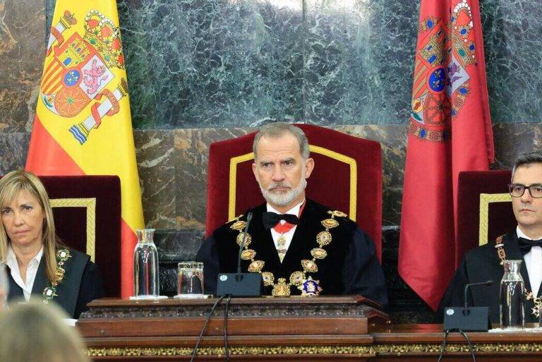 FOTOGRAFÍA. MADRID (REINO DE ESPAÑA), 05 DE SEPTIEMBRE DE 2024. Su majestad el rey Felipe VI de España (Felipe Juan Pablo Alfonso de Todos los Santos de Borbón y Grecia) presidió hoy el acto de apertura del año judicial 2024 y 2025 en la Sala de los Plenos del Tribunal Supremo, con estrella de la jornada, la nueva presidente del Tribunal Supremo (TS) y del Consejo General del Poder Judicial (CGPJ), la natural de Cataluña y progre (progresista) María Isabel Perelló Doménech. Lasvocesdelpueblo (Ñ Pueblo)